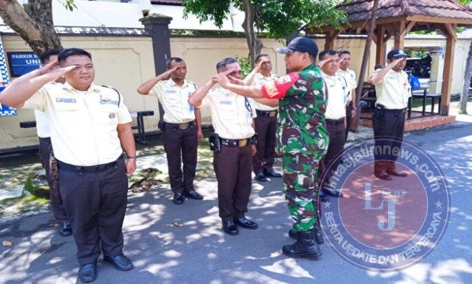 Tingkatkan Disiplin dan Kekompakan, Babinsa Joglo Latih PBB Anggota Security UNISRI