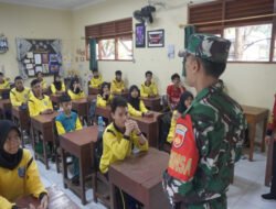 Kawal Generasi Indonesia Emas 2045, Babinsa Karangasem Masuk Sekolah Tanamkan Disiplin & Cinta Tanah Air