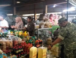 TNI-Polri dan Pemda Trenggalek Pantau Harga Bahan Pokok di Pasar