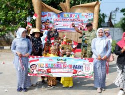 Kenakan Seragam Khas Nusantara di Karnaval HUT RI 81, Kontingen TK Kartika IV-18 Pacitan Tampil Berani