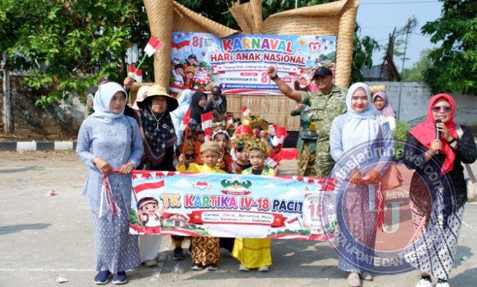 Kenakan Seragam Khas Nusantara di Karnaval HUT RI 81, Kontingen TK Kartika IV-18 Pacitan Tampil Berani