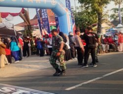 Meriahkan HUT RI Ke 81, Danramil 0801/01 Pacitan Ikuti Jalan Sehat Bersama Masyarakat di Tingkat Kecamatan