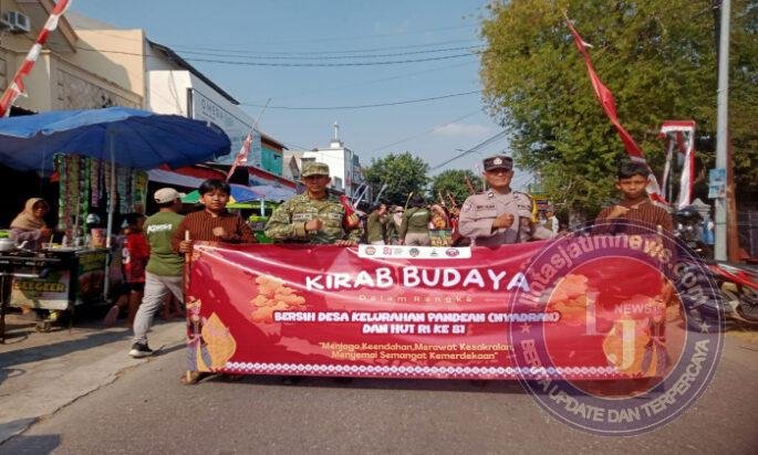Ketika Pawai Budaya Menghidupkan Kampung, Babinsa Mejayan Kawal Semarak Bersih Desa dan HUT Ke-81 RI