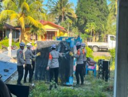 Bantu Warga Selamatkan Harta Benda, Personel SAR Korbrimob Bergerak ke Satar Padut