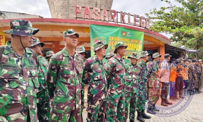 TNI Peduli Sampah, Dandim Boyolali Pimpin Karya Bakti Bersihkan Empat Pasar Tradisional