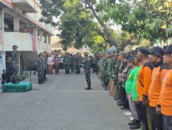 Sambut HUT ke-81 RI & HUT Ke-76 Kodam IV/Diponegoro, Kodim 0735/Surakarta Gelar Karya Bakti Bersih Sampah di Pasar Nusukan