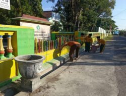 Jaga Kebersihan dan Keindahan Lingkungan Madrasah MIN 1 Madiun Mengadakan Jum’at Bersih
