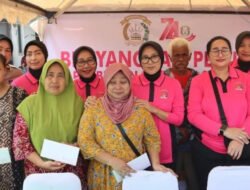 Bhayangkari Peduli dan Polwan Peduli, Korban Kebakaran Muara Angke, Salurkan Ratusan Paket Bantuan