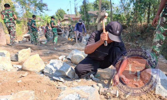 Sosrok Buatan Pak Gunung Berfungsi Efektif Merapikan Pasangan Batu Talud Jembatan Bibis