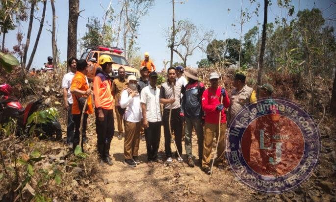 Ada Hutan Desa Binaan Terbakar, Babinsa Kodim Ponorogo Terjun Atasi