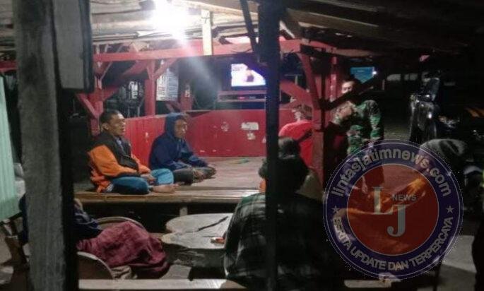 Babinsa Koramil Eromoko Patroli Malam Bersama Linmas