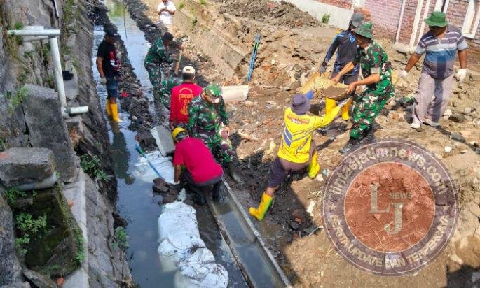 Semangat Gotong Royong, Koramil 04/Jebres Bersama Warga Gandekan Gelar Pra Karya Bakti Daerah Tahap III 2026