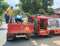 Kodim 0806/Trenggalek Salurkan 4.000 Liter Air Bersih untuk Warga Manggis