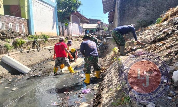 Pacu Semangat Gotong Royong, Pra KBD Tahap III Koramil 04/Jebres Sasar Revitalisasi Talud 50 Meter di Karangasem