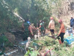 Babinsa dan Warga Sigap Jinakkan Api di Rumpun Bambu Winongo