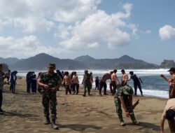 HUT ke-81 TNI, Koramil 0806-11/Panggul Tanam Mangrove di Pantai Kili-Kili