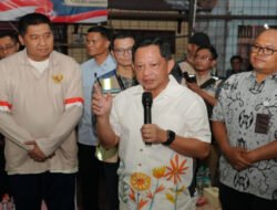 Mendagri Tinjau Program Bedah Rumah di Bukit Duri, Ajak Pemda Dukung Percepatan Perbaikan Hunian