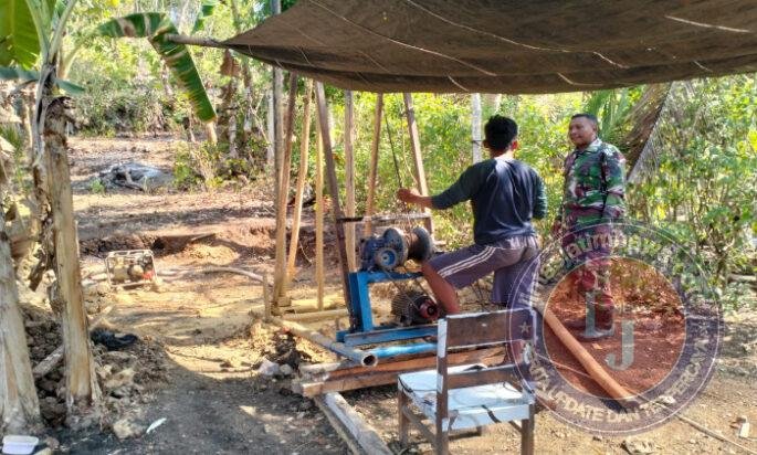 Serka Jaman Babinsa Ngadirojo Bantu Pendampingan Program Bantuan Sumur Bor dari BNPB