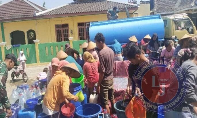 Kemarau Mencekik, 8 Tangki Air Bersih Mengalir untuk Warga Bojong