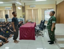 Danramil 02/Banjarsari Memberikan Materi Wawasan Kebangsaan di SMK Mandala Bhakti Surakarta