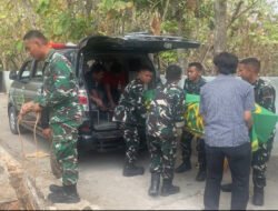Prajurit Yonif TP 449/SH Melayat dan Bantu Proses Pemakaman Warga Watubonang