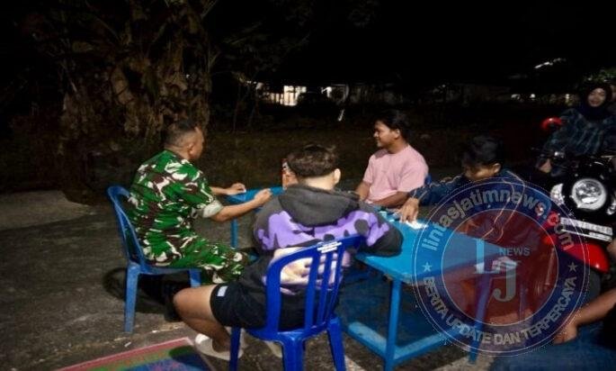 Patroli Malam, Babinsa Glonggong Rangkul Warga Jaga Kamtibmas