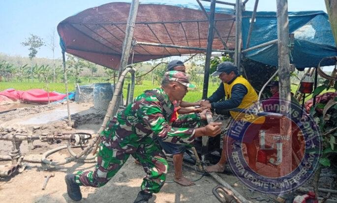 Babinsa Joho Kawal Pembangunan Irigasi, Bantu Petani Hadapi Musim Kemarau
