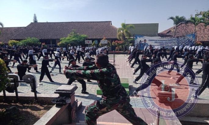 Membangun Ketrampilan Dan Semangat Patriotisme, Siswa SMK N 1 Bulukerto Dilatih TNI