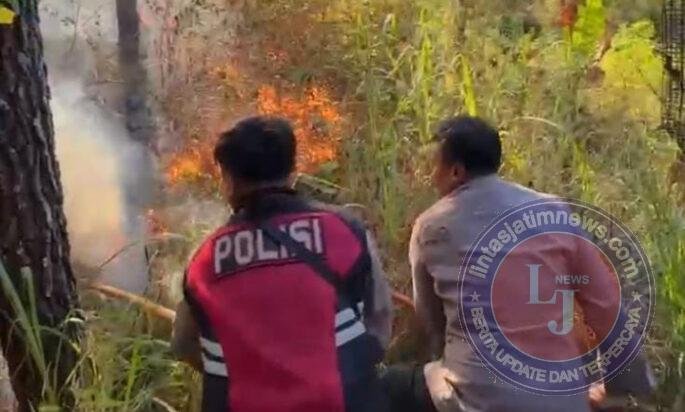 Polres Magetan Bersama Tim Gabungan Tangani Karhutla di Panekan Lereng Gunung Lawu
