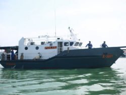 Ditpolairud Polda Jatim Kerahkan 4 Kapal Sisir Perairan Sumenep dan Masalembu Cari Korban KM Virgo Transport 8