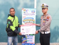 Sambut Hari Lalu Lintas Bhayangkara ke-71,Polres Mojokerto Berbagi Sembako Hingga SIM Gratis untuk Driver Ojol