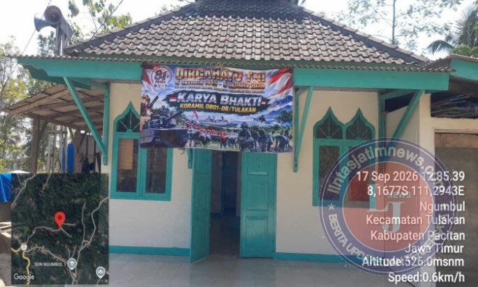 Jelang HUT TNI Ke 81, Koramil 0801/08 Tulakan Gelar Karya Bhakti di Mushola Baitul Muttaqin Desa Ngumbul