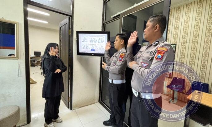 Polres Probolinggo Kota Latih Personel Satpas Bahasa Isyarat, Wujudkan Pelayanan Ramah Disabilitas