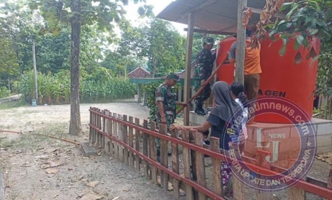 Babinsa Gesi Turun Langsung Bantu Warga Dapatkan Air Bersih di Tengah Kekeringan
