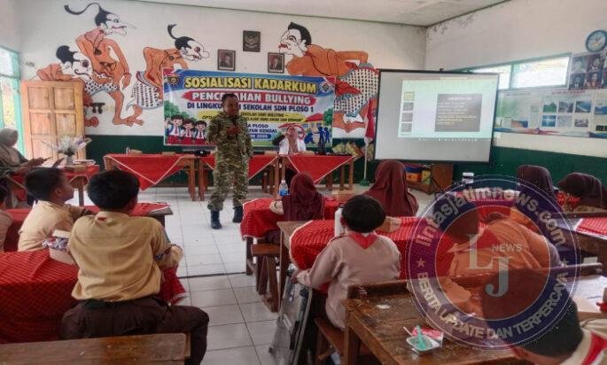 Babinsa Koramil Kendal Sosialisasikan Bahaya Bullying kepada Siswa SDN Ploso 1