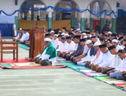 Mengetuk Pintu Langit, Petugas dan Warga Binaan Lapas Banyuwangi Gelar Salat Istisqa