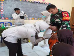 Babinsa Dampingi BIAS di MI Mambaul Ulum, Dorong Anak Sehat dan Terlindungi Sejak Dini