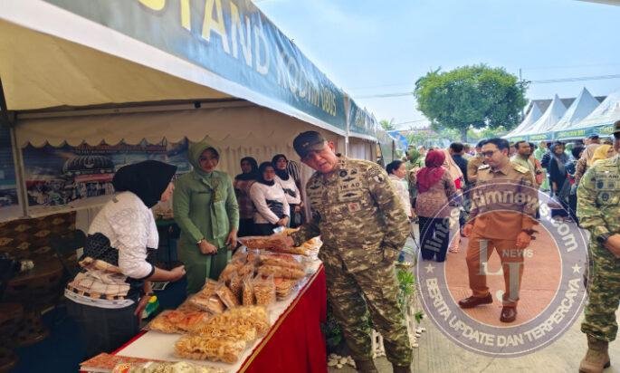 Bazar TNI Semarakkan HUT ke-81 TNI, Kodim 0805/Ngawi Salurkan Sembako dan Buka Ruang UMKM