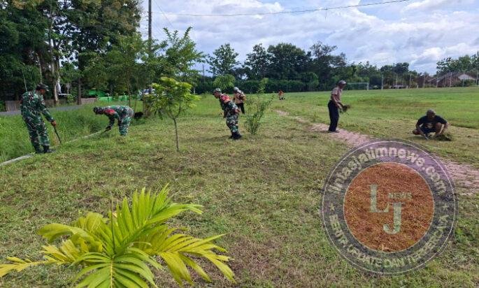 Aksi Kerja Bakti Koramil Gemolong, Sulap Lapangan Bola Dukuh Semi Jadi Asri dan Bersih