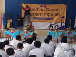 Tanamkan Jiwa Kepemimpinan Sejak Dini, Babinsa Sambi Ajak Pelajar Jauhi Bullying dan Narkoba