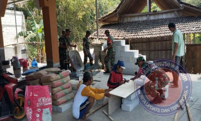 Bahu Membahu Bangun Masjid Al Ikhlas, TNI dan Warga Gesi Hidupkan Lagi Semangat Gotong Royong