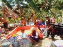 Kemarau Belum Usai, Babinsa Wonosegoro Dampingi Droping Air Bersih untuk Warga Jlobog