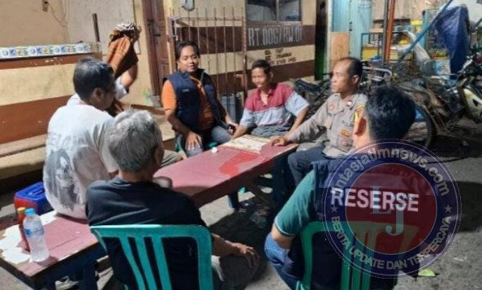 Polsek Kawasan Sunda Kelapa Tingkatkan Kamtibmas Melalui Sambang Warga Muara Angke