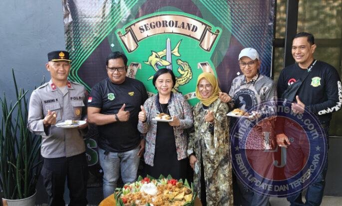 Wakil Ketua Komisi B DPRD Kota Surabaya dan Kapolsek Pakal Hadiri Anniversary Komunitas Ojol Segoroland ke-11