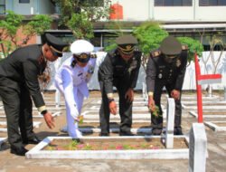 HUT TNI ke-81, Kodim 0806/Trenggalek Ziarah ke TMP