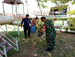 Wujudkan Lingkungan Bersih & Sehat, Babinsa Nusukan Bersama Pengelola Taman Cerdas Gelar Kerja Bakti