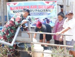 Kodim 0801/Pacitan Salurkan 10.000 Liter Air Bersih Untuk Warga Desa Punung