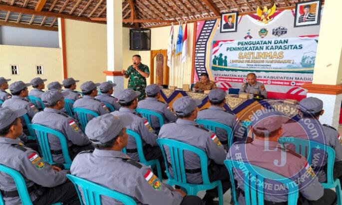 Perkuat Kesiapsiagaan, Linmas Desa Kedondong Dibekali Pelatihan Baris-Berbaris
