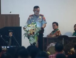 Wakapolda Jatim Gelar Minggu Kasih di GKJW Waru Sidoarjo, Ingatkan Bahaya Hoaks dan Bullying