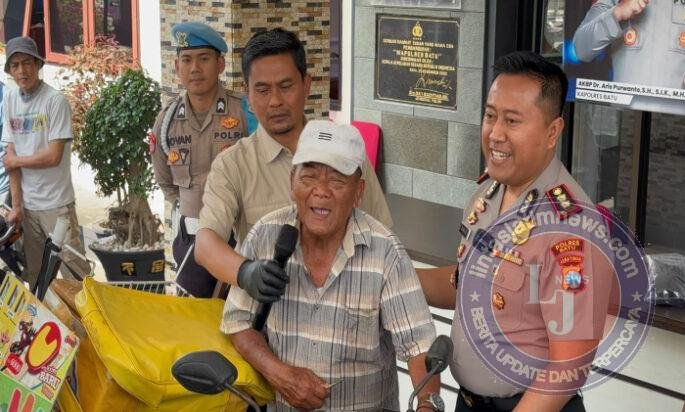 Kapolres Batu Kembalikan Motor Korban Kasus Ganjal Es Krim Fiktif